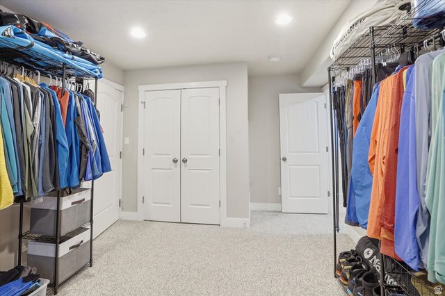 522 N 800 E, Hyde Park, UT 84318