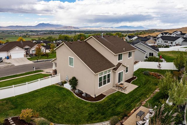 522 N 800 E, Hyde Park, UT 84318