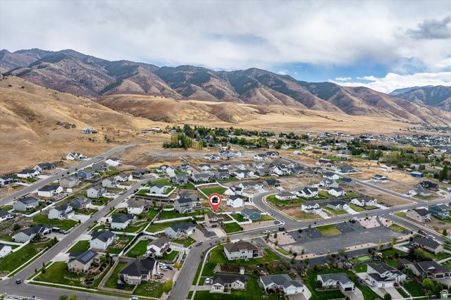 522 N 800 E, Hyde Park, UT 84318