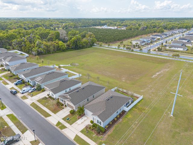 1094 River Falls Circle, Deland, FL 32720