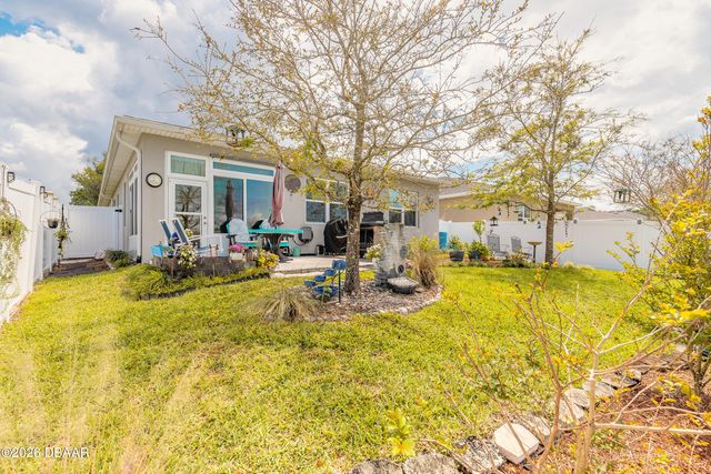 1094 River Falls Circle, Deland, FL 32720