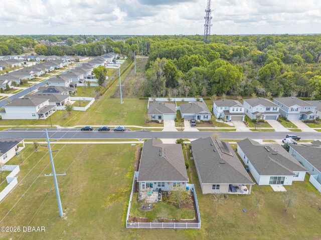 1094 River Falls Circle, Deland, FL 32720