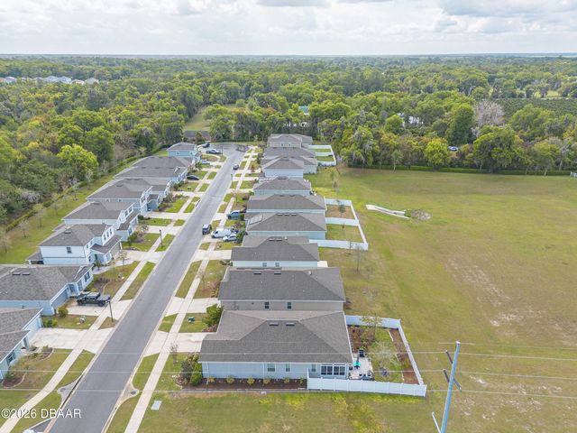 1094 River Falls Circle, Deland, FL 32720