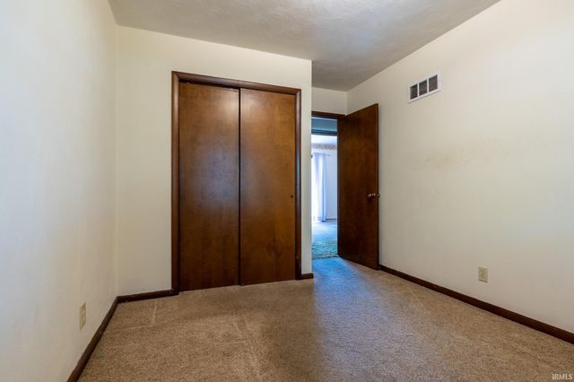 60196 Surrey Lane, Elkhart, IN 46517