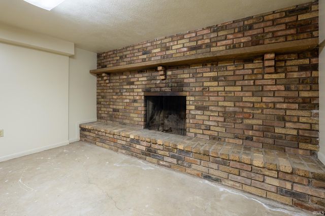 60196 Surrey Lane, Elkhart, IN 46517