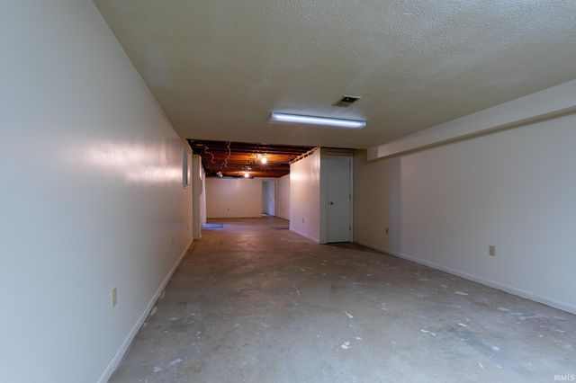60196 Surrey Lane, Elkhart, IN 46517