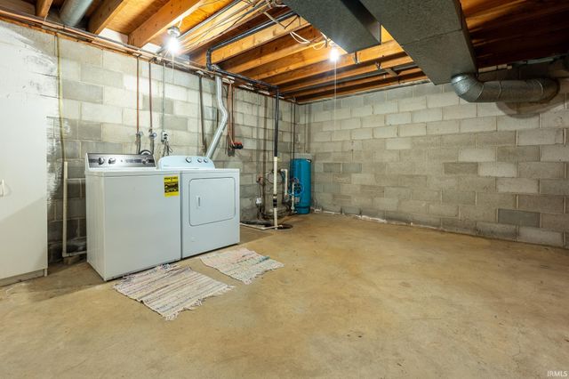 60196 Surrey Lane, Elkhart, IN 46517