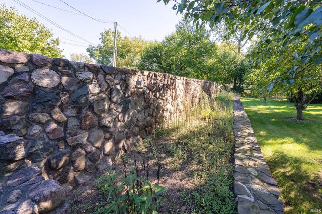 60196 Surrey Lane, Elkhart, IN 46517