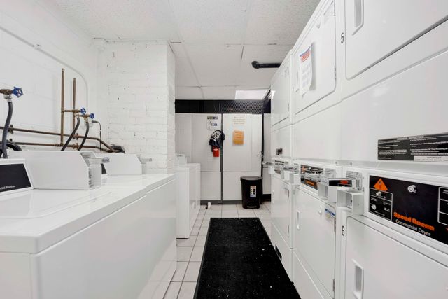 3161 N Cambridge Avenue 308, Chicago, IL 60657