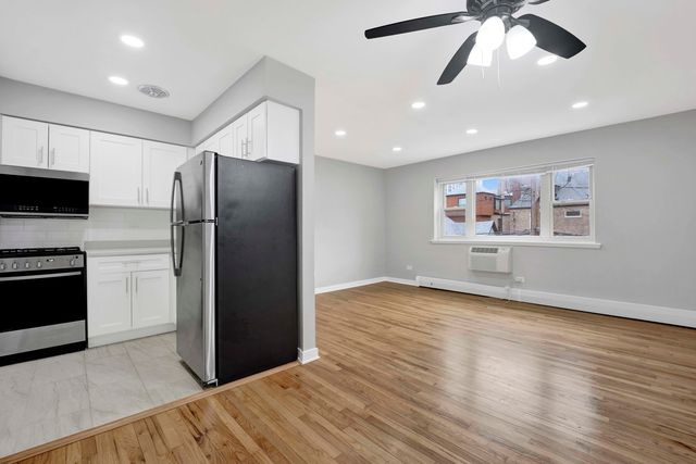 3161 N Cambridge Avenue 308, Chicago, IL 60657