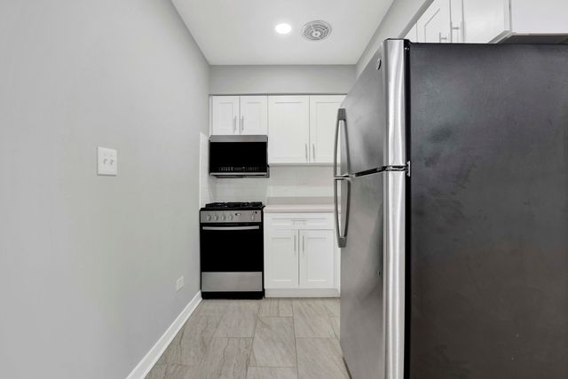 3161 N Cambridge Avenue 308, Chicago, IL 60657