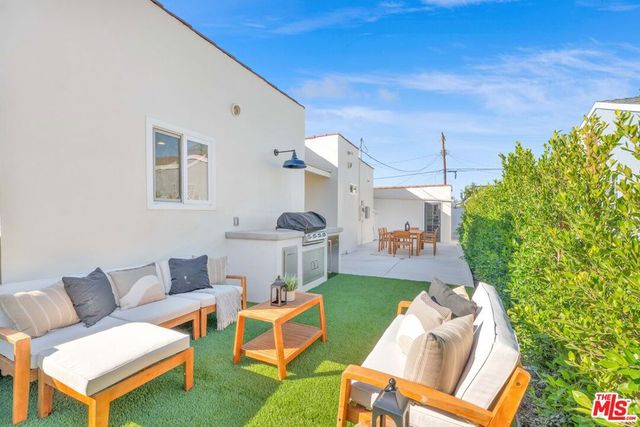 12941 Ferndale Avenue, Los Angeles, CA 90066