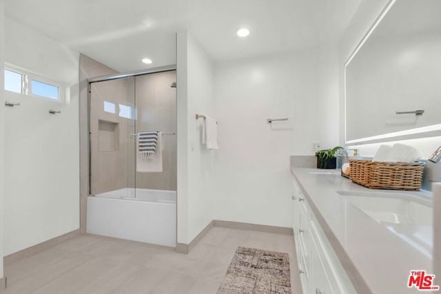 12941 Ferndale Avenue, Los Angeles, CA 90066