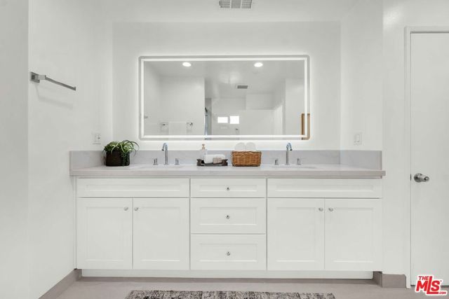 12941 Ferndale Avenue, Los Angeles, CA 90066