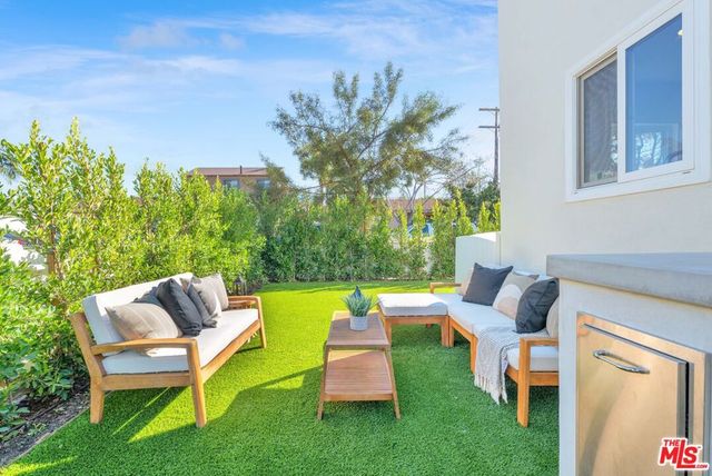 12941 Ferndale Avenue, Los Angeles, CA 90066