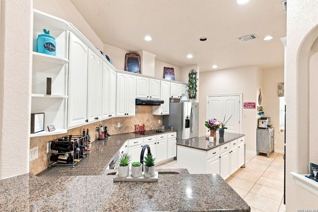 16502 Loma Landing, Helotes, TX 78023