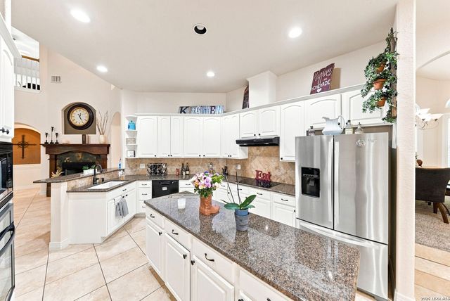 16502 Loma Landing, Helotes, TX 78023