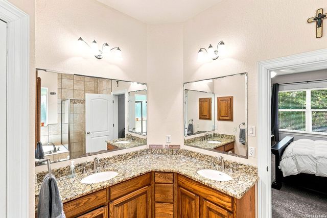16502 Loma Landing, Helotes, TX 78023