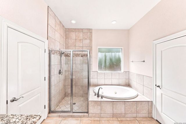 16502 Loma Landing, Helotes, TX 78023