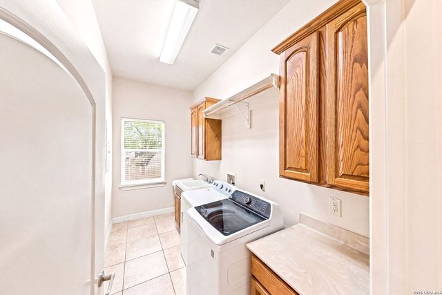 16502 Loma Landing, Helotes, TX 78023