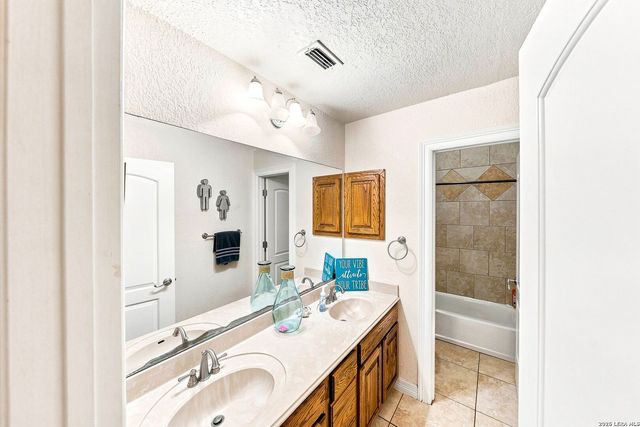 16502 Loma Landing, Helotes, TX 78023