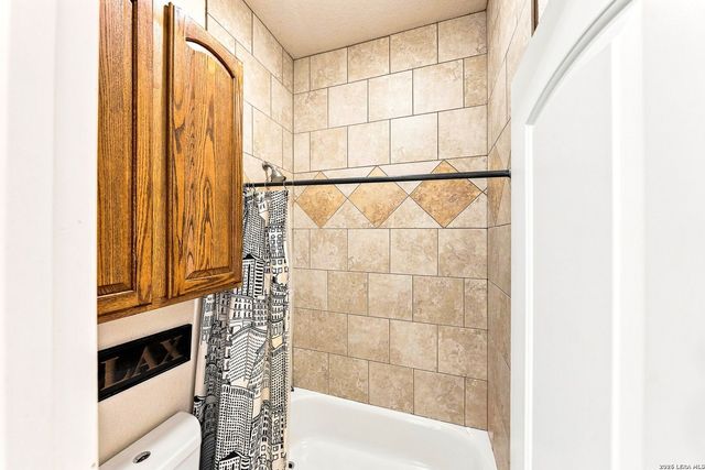 16502 Loma Landing, Helotes, TX 78023