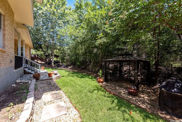 16502 Loma Landing, Helotes, TX 78023