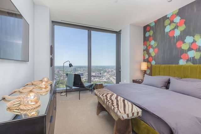 1 Dalton 4505, Boston, MA 02115