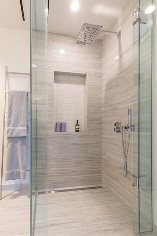 1 Dalton 4505, Boston, MA 02115