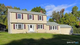 29 Harwood Drive, Danbury, CT 06810