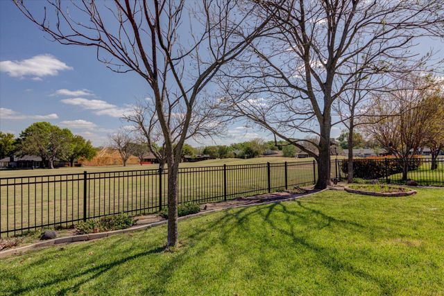 115 Firestone PL, Meadowlakes, TX 78654