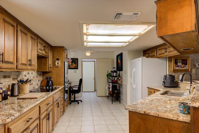 115 Firestone PL, Meadowlakes, TX 78654