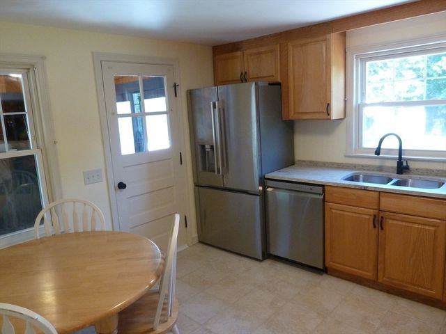 7 Dugan Rd, Ware, MA 01082