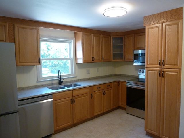 7 Dugan Rd, Ware, MA 01082