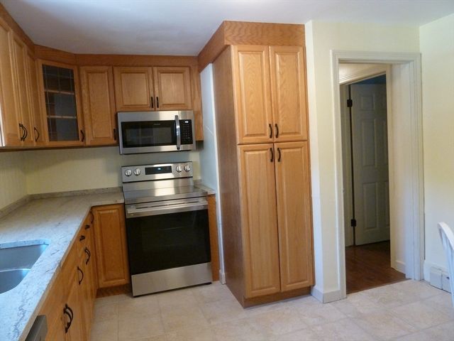 7 Dugan Rd, Ware, MA 01082