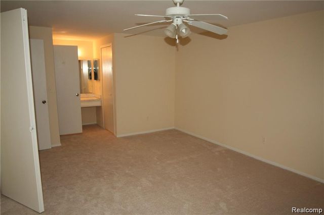 20871 E Glen Haven Circle, Northville, MI 48167