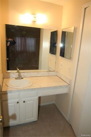 20871 E Glen Haven Circle, Northville, MI 48167