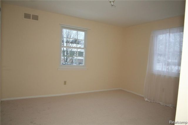 20871 E Glen Haven Circle, Northville, MI 48167