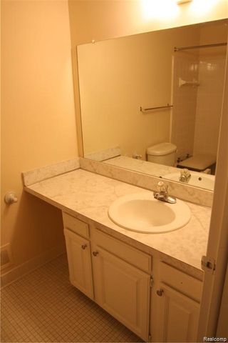 20871 E Glen Haven Circle, Northville, MI 48167