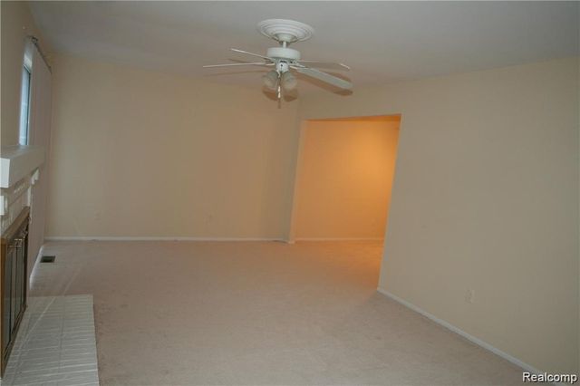 20871 E Glen Haven Circle, Northville, MI 48167