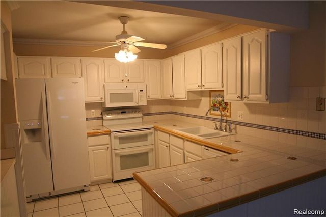 20871 E Glen Haven Circle, Northville, MI 48167