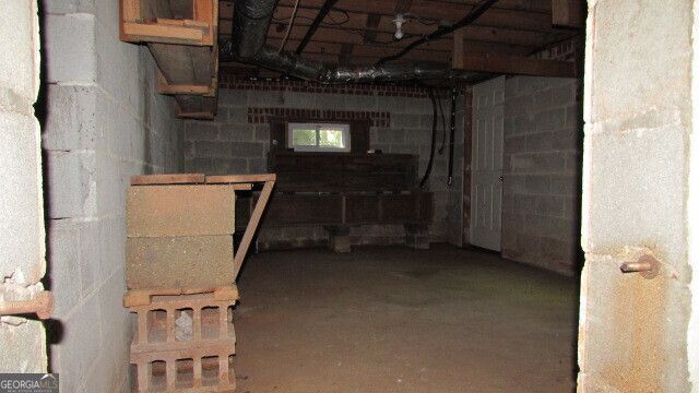 323 Lane Circle, Lagrange, GA 30240