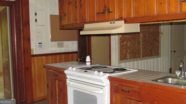 323 Lane Circle, Lagrange, GA 30240