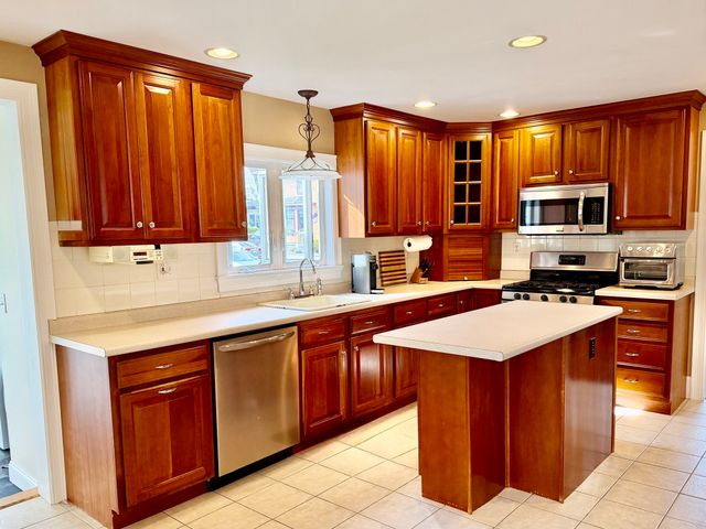 148 Madison Street, Fall River, MA 02720
