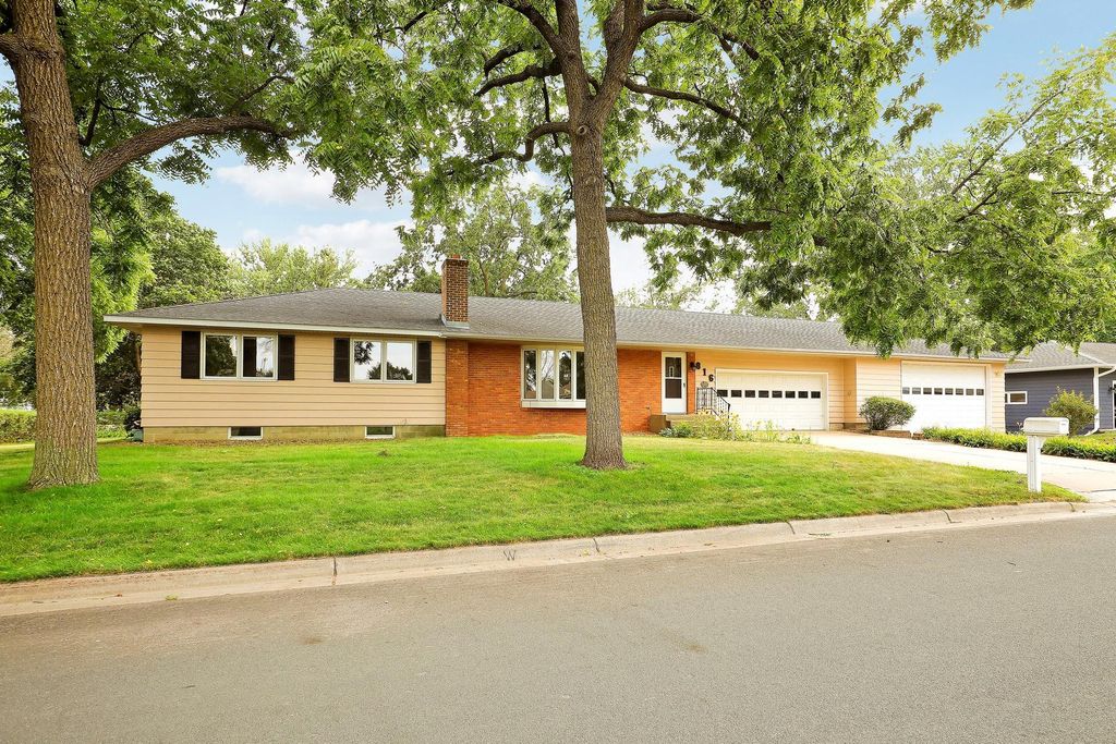 816 Maple Street, Farmington, MN 55024 — photo 2
