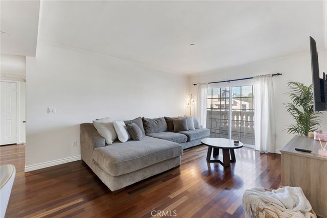 4832 Whitsett Avenue 301, Valley Village, CA 91607