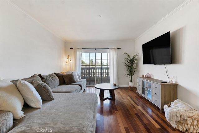 4832 Whitsett Avenue 301, Valley Village, CA 91607