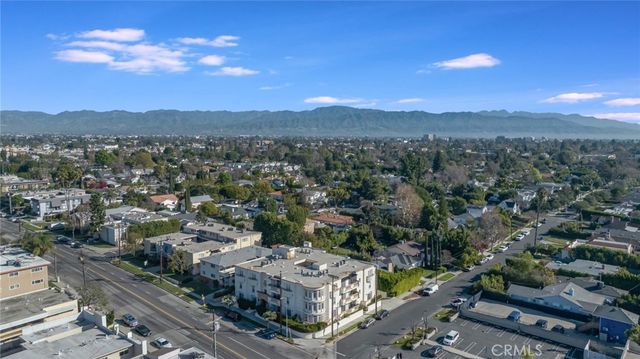 4832 Whitsett Avenue 301, Valley Village, CA 91607