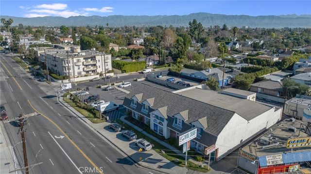 4832 Whitsett Avenue 301, Valley Village, CA 91607