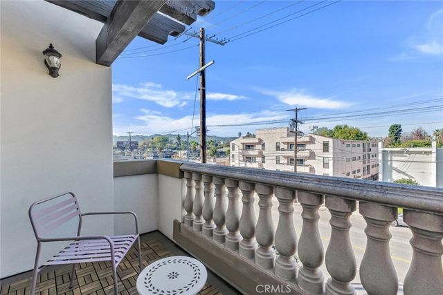 4832 Whitsett Avenue 301, Valley Village, CA 91607